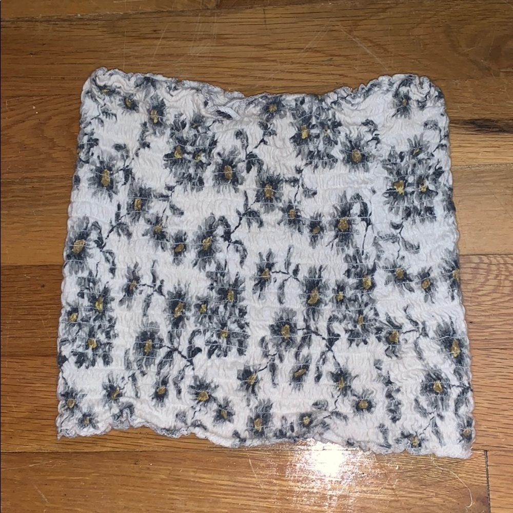 White/floral tube top